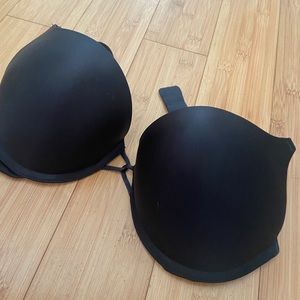 Victoria’s Secret black bombshell bra